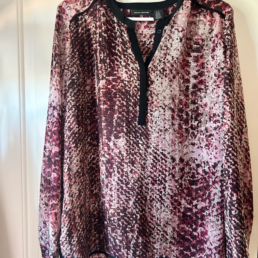DKNY - multi color top